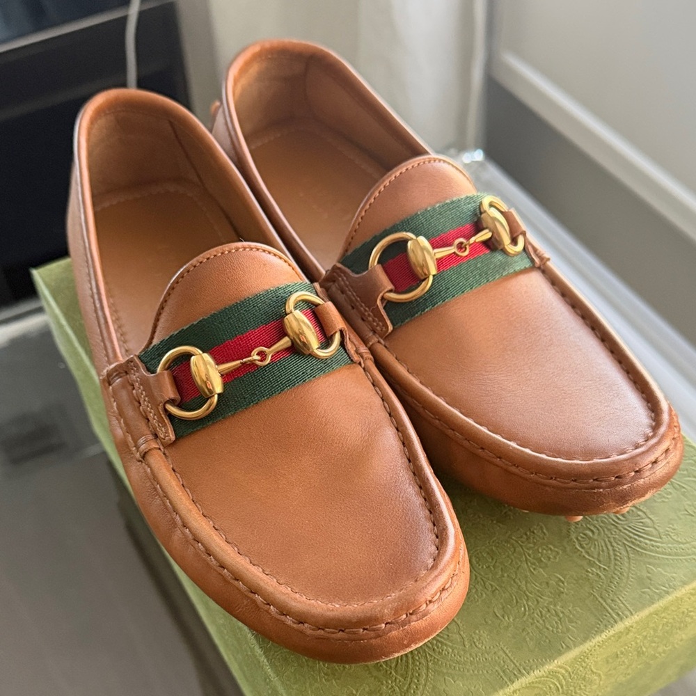 GUCCI Women’s Tan Horsebit Loafers with Gold Accents size 36 (7) authentic